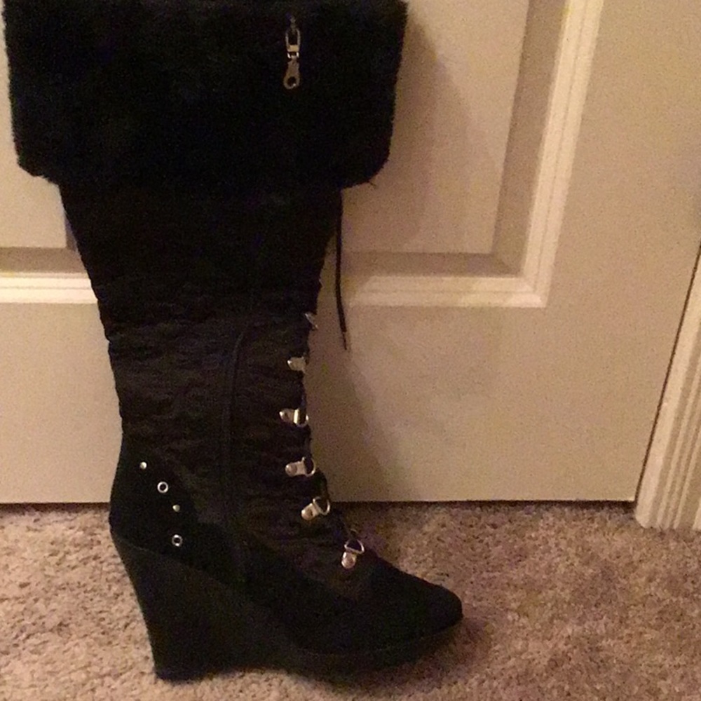 Boots - Picture 2 of 5